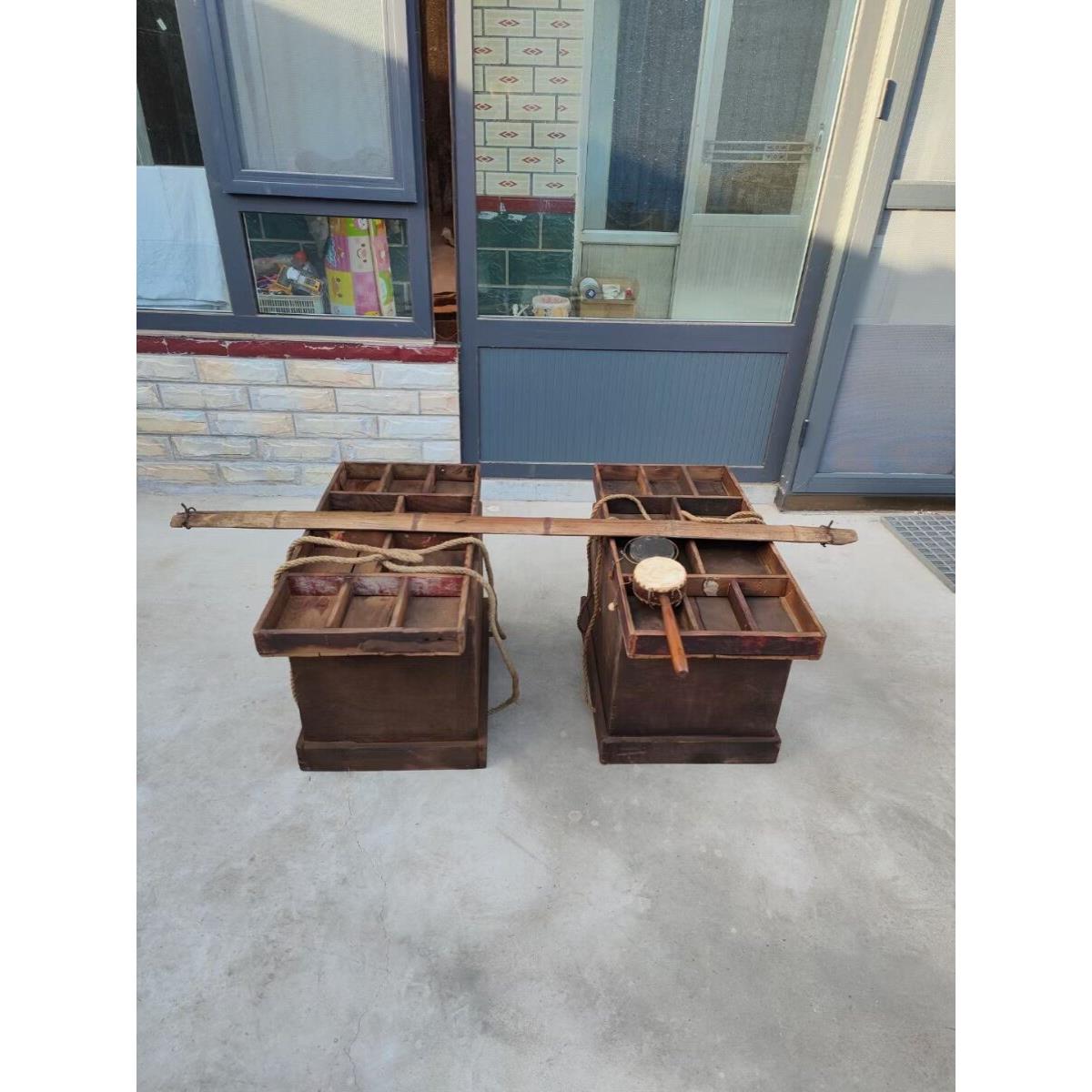 民俗，怀旧的旧物品，老式的镐，战士，镐，摇响器卖杂货，80年的