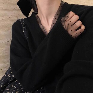 高级感波点网纱拼接V领羊绒毛衣女秋冬宽松慵懒X打底针织衫 法式 女