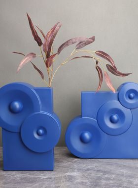 北欧树脂蓝色齿轮花器花插样板房售楼部卧室客厅餐厅桌面饰品摆件