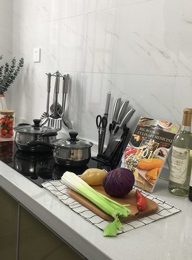 样板房厨房摆件轻奢装饰品餐厅锅具花艺菜谱书葡萄酒展厅现代软装