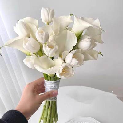 新娘手捧花仿真马蹄莲求婚把束高级感郁金香结婚领证登记仿真花束