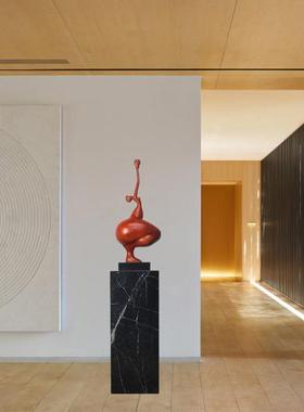 现代轻奢客厅创意摆件电视柜落地玄关居家人物雕塑酒柜装饰品摆件