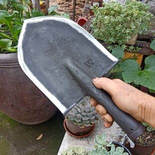 手工锻打大号工兵铲户外开路铲多功能工兵铲驴友户外野营铲子斧铲