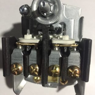 家用自吸泵增压泵开关水泵控制器耐震厚触点无塔供水东海PC