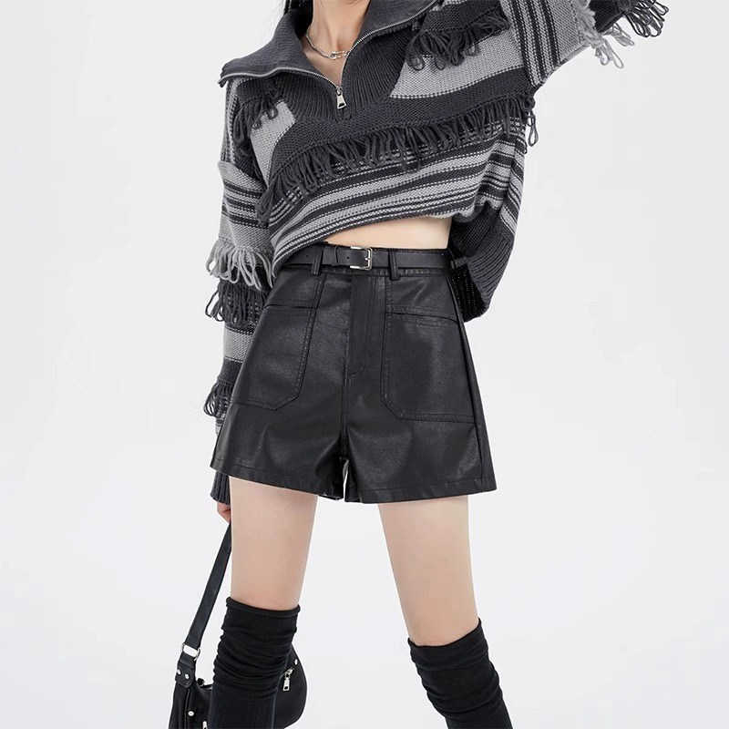 黑色皮裤短裤女春秋新款配靴子a字裤辣妹哑光Ppu皮高级感外穿靴裤