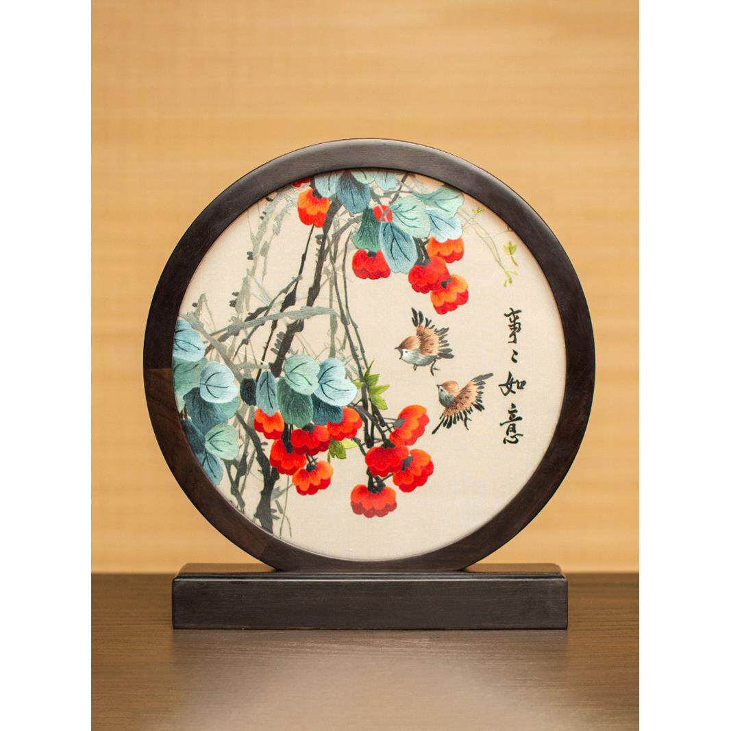 采购产品手工刺绣饰品，古典中国风高档桌屏风，桌饰，苏绣，美丽