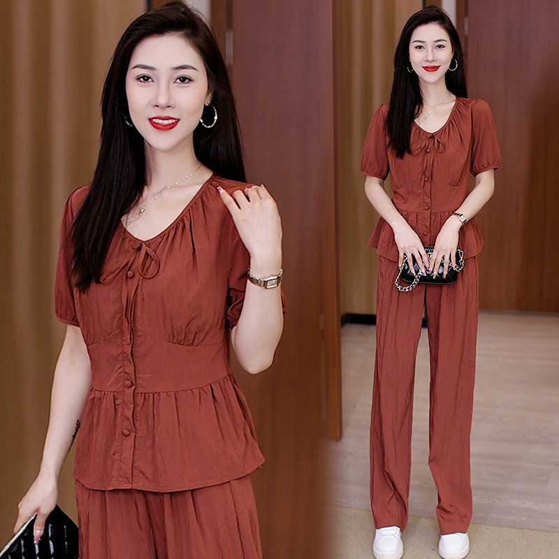 夏季时尚休闲套装女2025今年流行新款小个子洋气减龄阔腿裤两件套