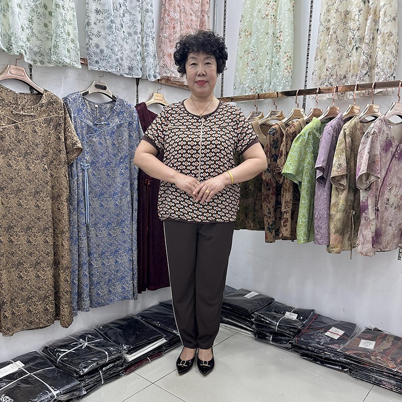 中年妈妈新品圆领格子休闲套装女小个子短袖T恤40岁50宽松上衣夏