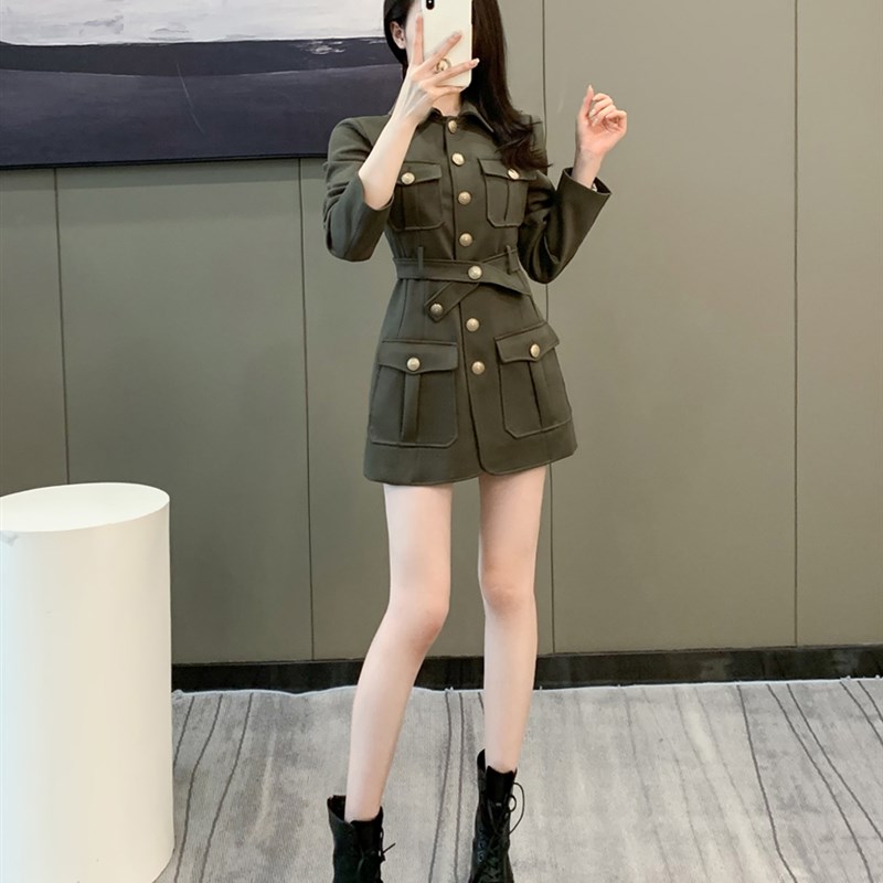 法式小众设计金属风御姐裙秋季2024新款高级感军绿色长袖连衣裙女
