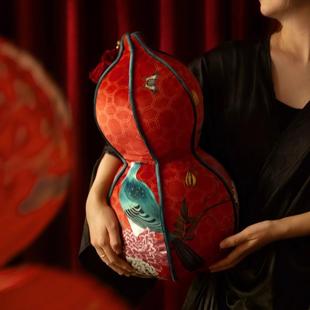 饰异形新年喜庆靠枕中式 喜即锦绣灯笼抱枕沙发客厅装 阳台飘窗靠垫