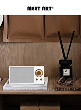 现代轻奢样板房卧室床头柜摆件音箱香薰实木托盘组合书房书桌装饰