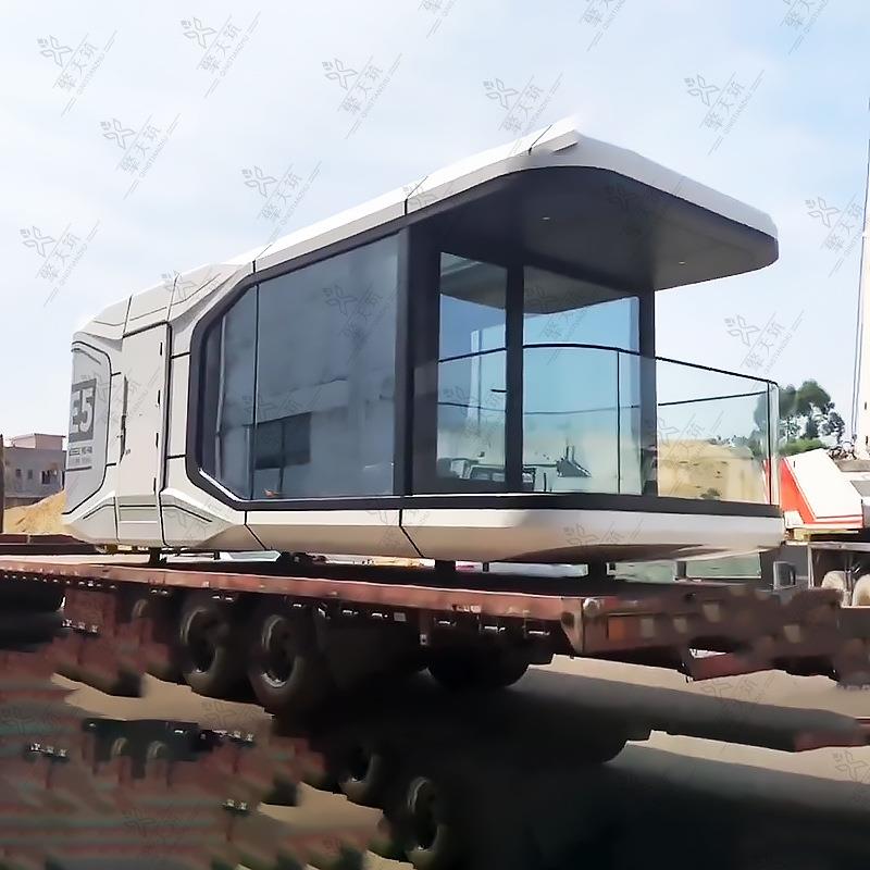 景区极简风格太空屋流浪仓网红打卡移动民宿厂家多功能苹果舱