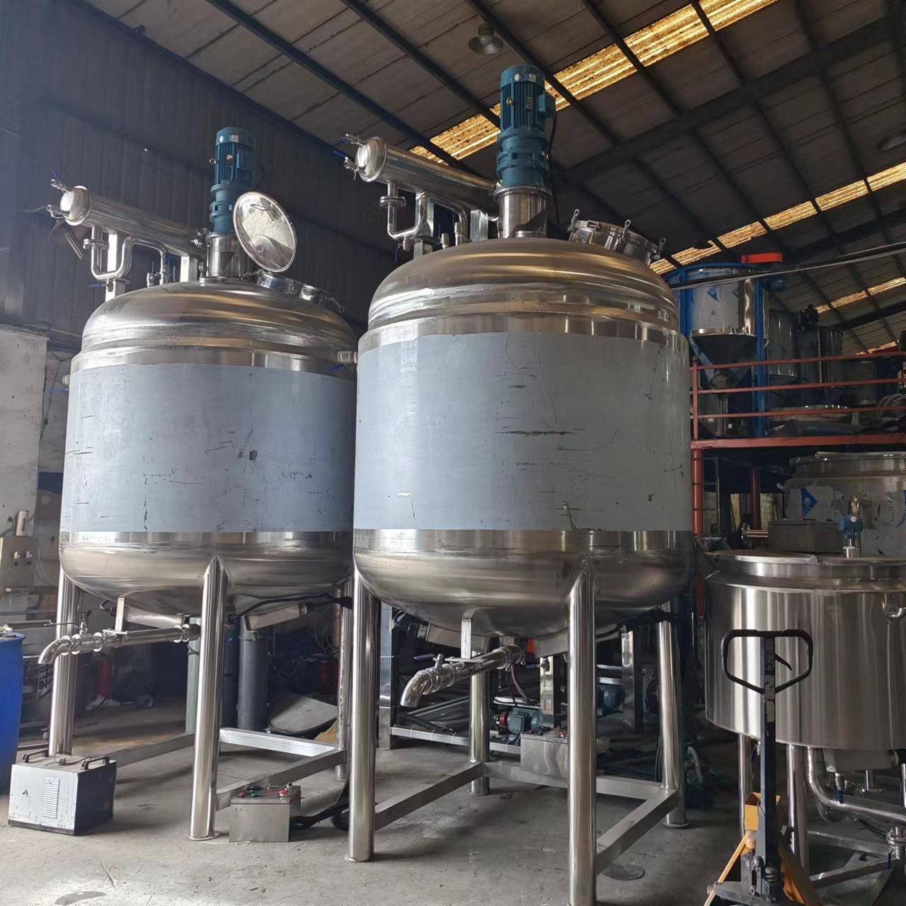 广东1吨液体搅拌罐不锈钢乳化罐涂料电加热搅拌桶