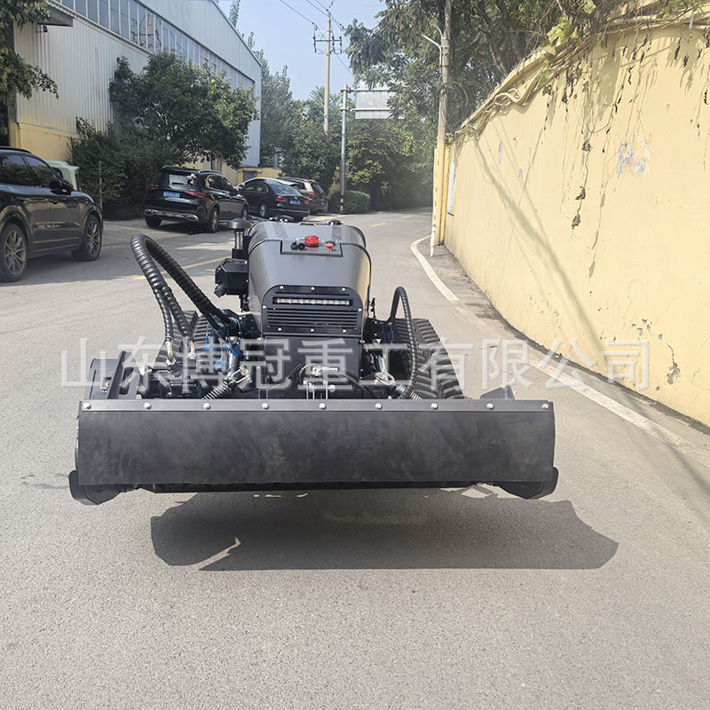 河堤边坡开荒碎草机隔离带开辟机器人水库55度除草机隔离带开辟车