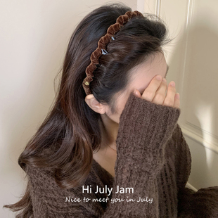 浓郁摩卡棕 山茶花布艺缠绕波浪发箍正反两戴带齿防滑高颅顶发卡
