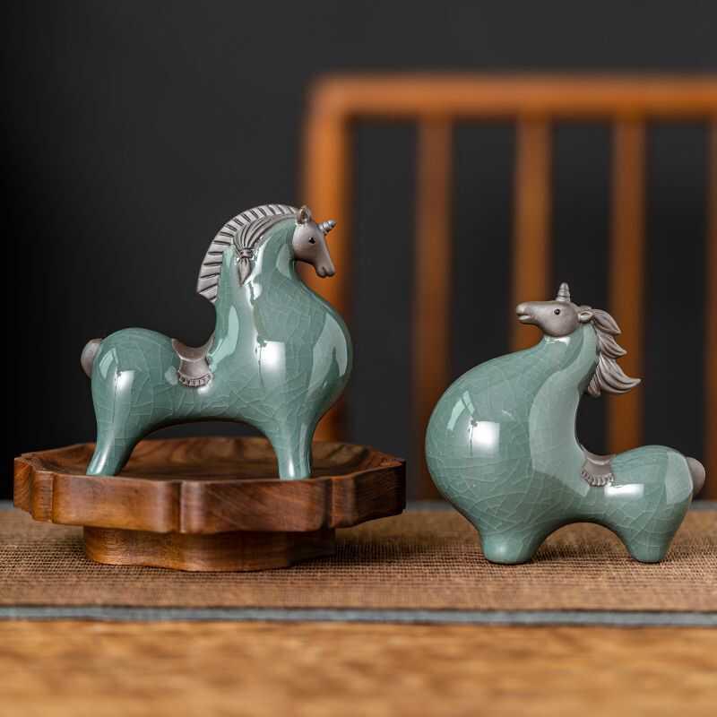 新中式哥窑陶瓷唐马茶宠摆件精品可养开片茶桌茶盘茶道茶玩装饰品