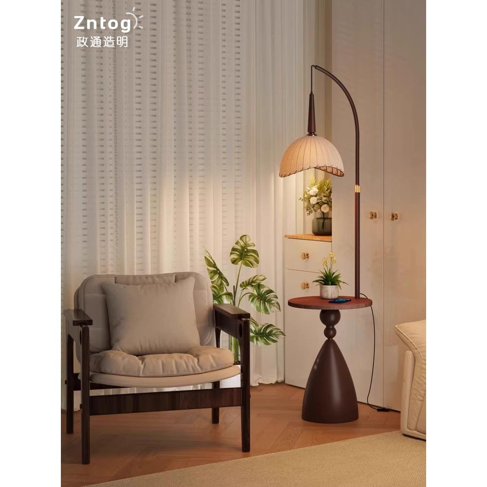 落地灯客厅沙发边中古风钓鱼灯卧室床头高级感置物一体无线充台灯