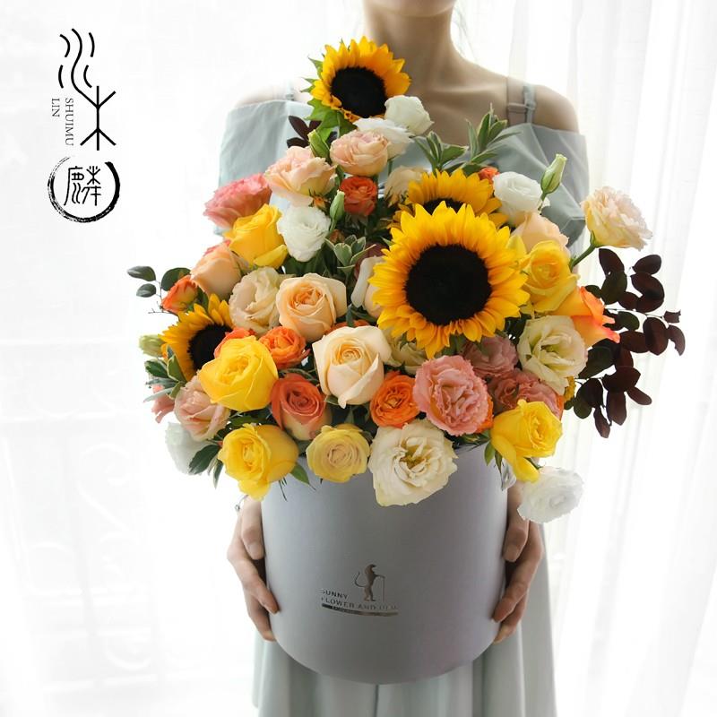 向日葵混搭抱抱桶毕业花束重庆鲜花速递同城订花配送花店生日送花