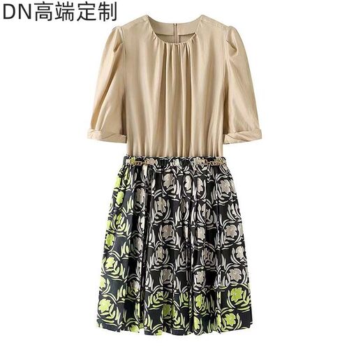 DN高端定制2025夏新款休闲百褶褶皱拼接碎花印花气质短袖连衣裙女