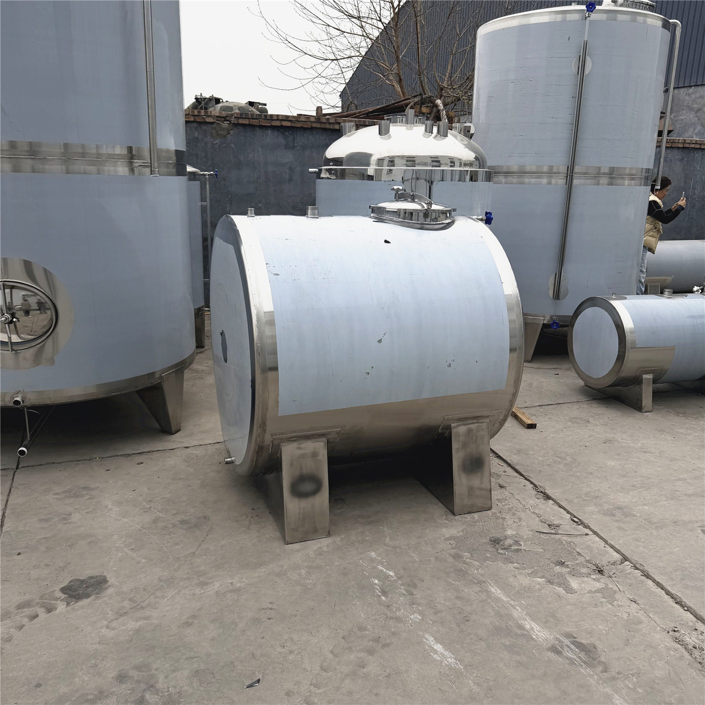 卧式储油罐柴油储存罐汽油储存容器加厚材质密封性好