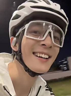 公路自行车骑行护目镜男日夜两用户外徒步防风沙爬雪山变色墨镜女