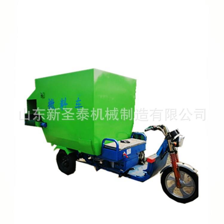 养殖电动饲料撒料车用青储饲料撒料车5立方柴油三轮撒料车