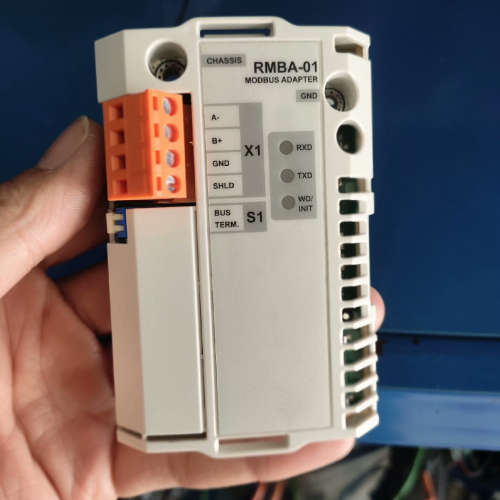 BB变频器modbus通讯模块RMBA-01，实物图，成色新议价
