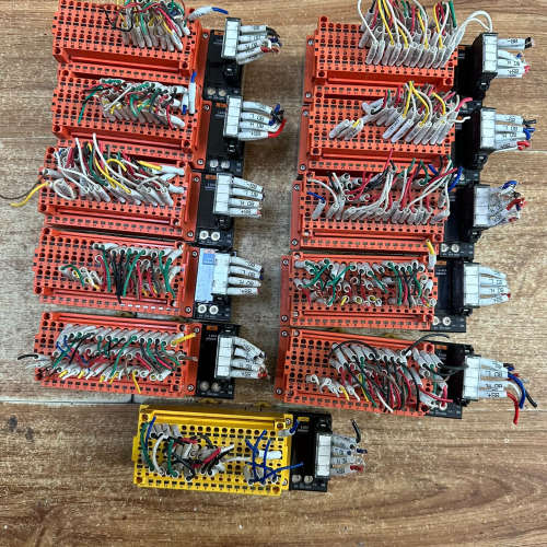 OMRON CRT1-ID16SL剩下8条 CRT1-OD1议价