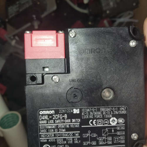 Omron/欧姆龙 D4NL-2CFG-B门锁，二手拆机件，议价