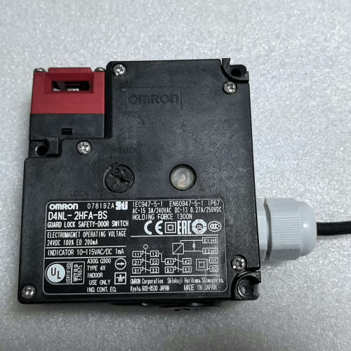 欧姆龙 D4NL-2HFA-BS 安全门开关，二手拆机 有两议价