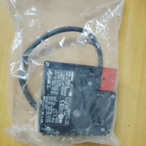 OMRON  D4NL-2HDG-B安全门锁,q全新未使用，议价