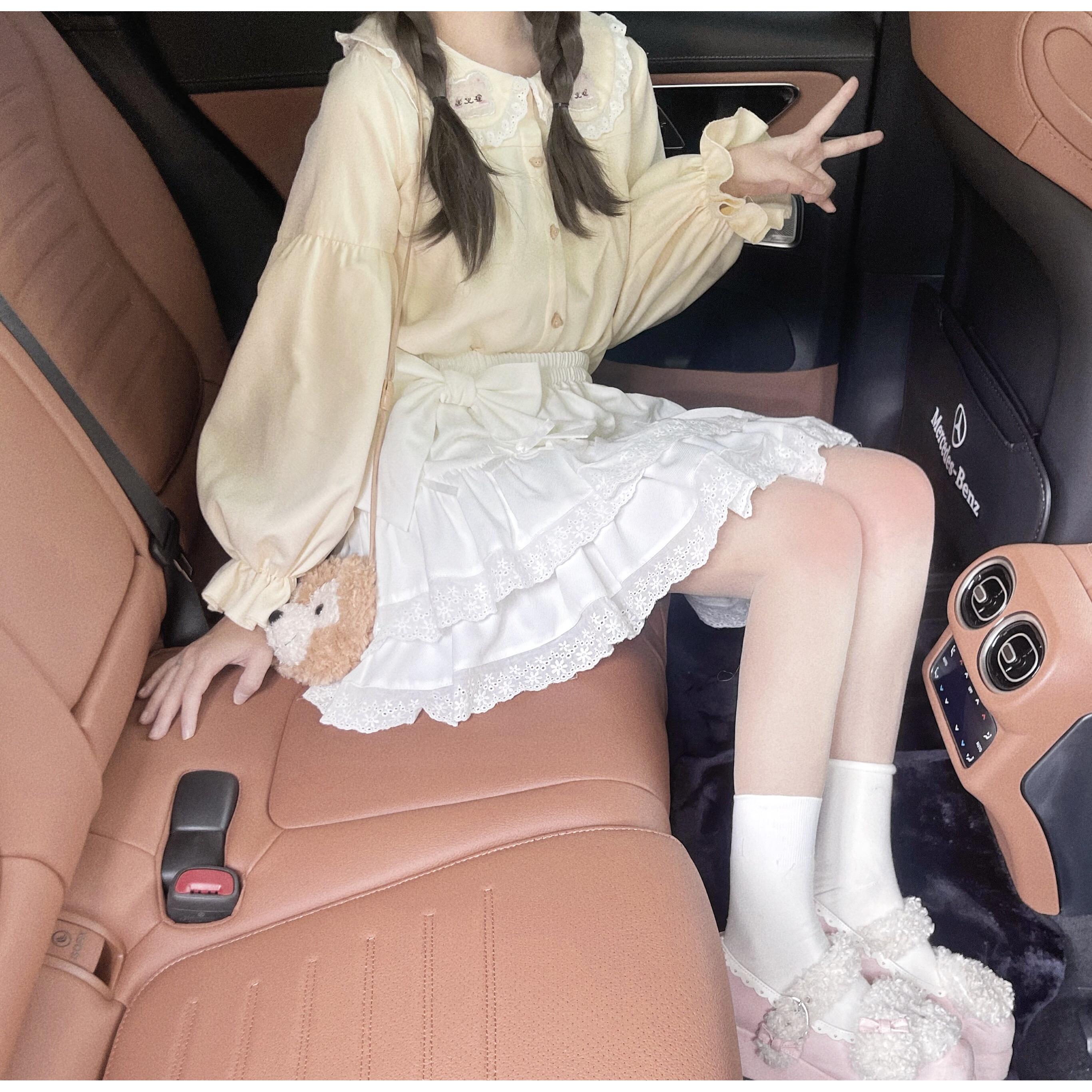 现货原创 -小蛋糕-白色A字短裙 百搭半裙 自带蓬度蕾丝花边很可爱