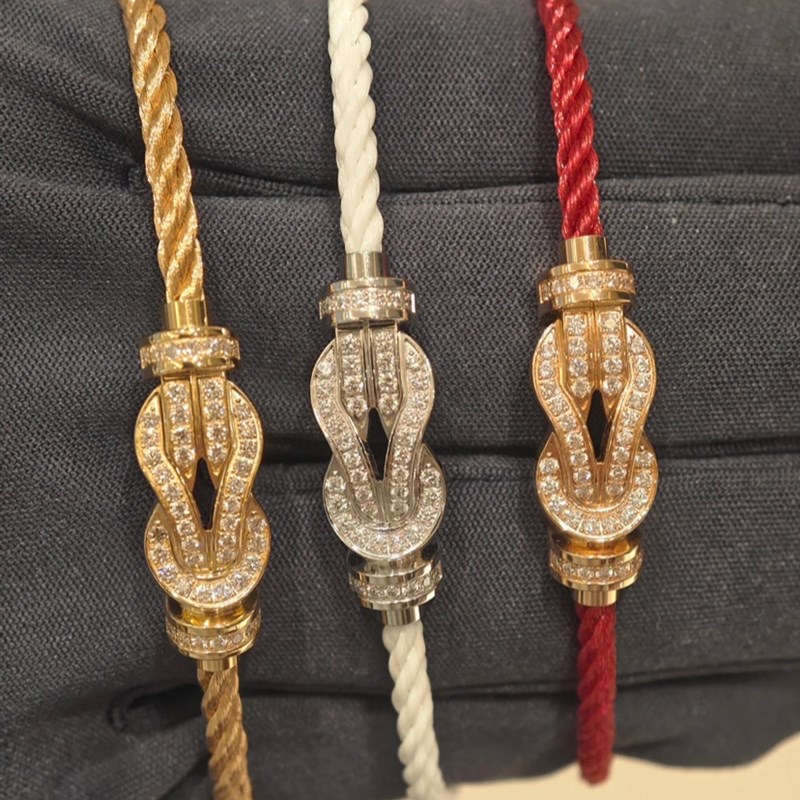 不掉色8字马h蹄扣红绳转运手链情侣款男女百搭饰品镀玫瑰金平安结