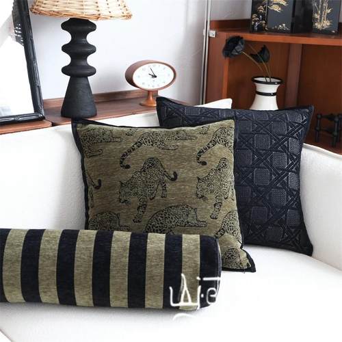 覆古绿色豹子中古风抱枕靠包沙发靠垫中古风新中式靠枕腰枕圆柱枕