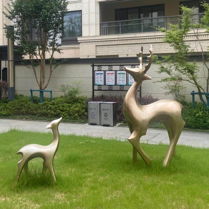 园林景观小品梅花鹿抽象玻璃钢鹿户外园林麋鹿雕塑商场美陈装饰品