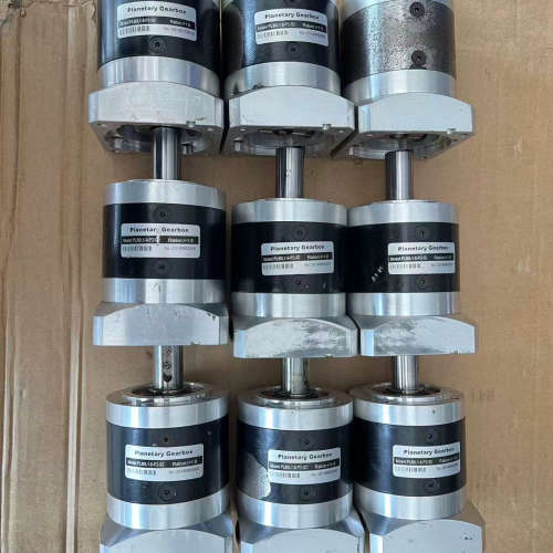 86步进星减速机 PL80L1-8-P2-S2 速比1.8议价