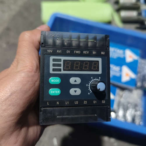 JSCC 精研调速器 SK200E  220v，成色很新，功议价