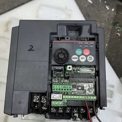 变频器FR-E740-0.75K-CHT，380V电压，议价