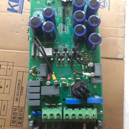 ABB ACS510 22KW  16年机器 外壳砸破 主板议价