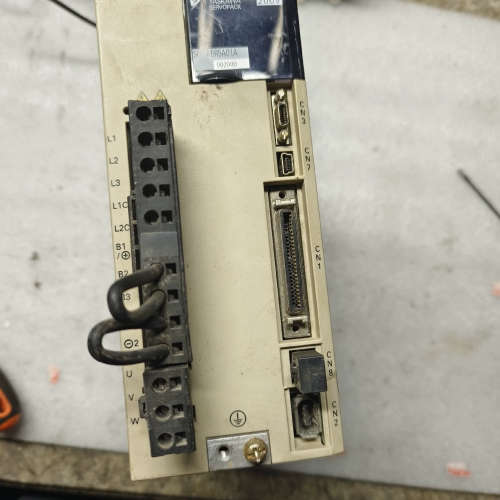 安川750W伺服驱动器一个，型号：SGDV-5R5A01A0议价