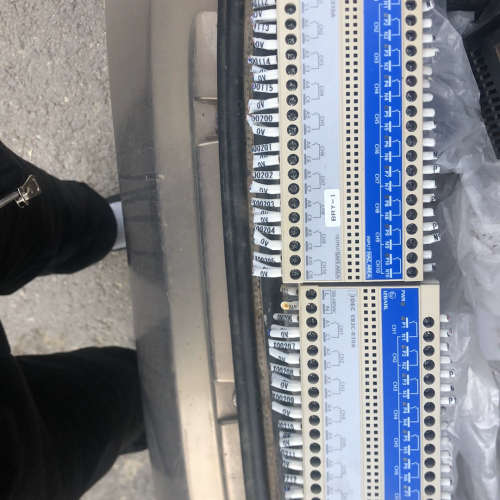 议价和泉安全继电器，功能成色均好，型号eb3c-r10a