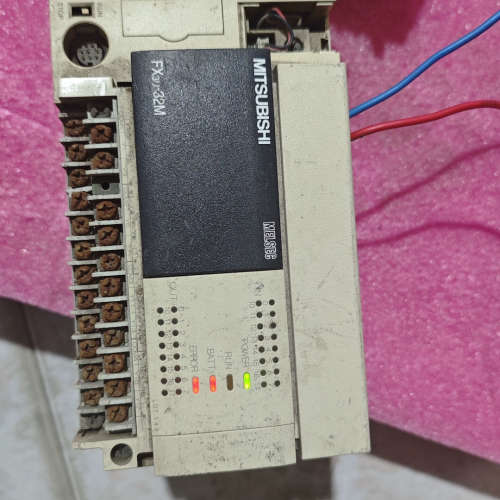 议价PLC FX3U-32MT/ES-A，实物拍摄，功能正常