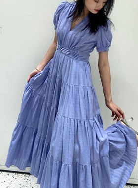 女士外贸D*F紫色夏季甜美浪漫波纹褶皱松紧腰V领泡泡袖茶歇连衣裙