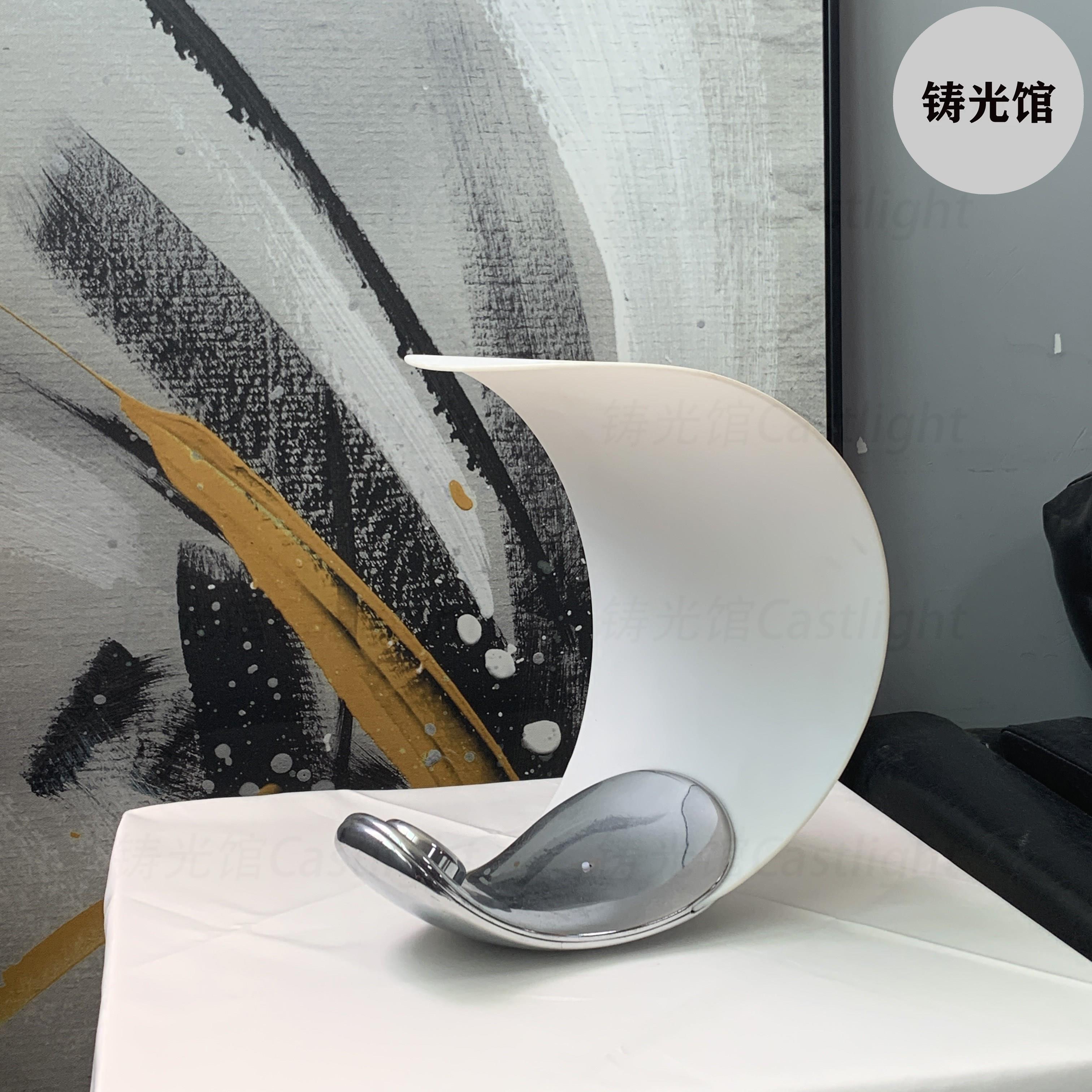 北欧简约月亮台灯客厅书房卧室床头台灯可调光调色
