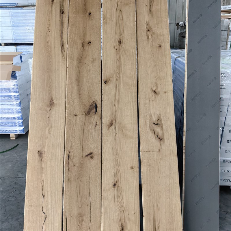 橡木纯三层锁扣实木大板 2200x252xI15mm表皮四毫米欧洲白橡