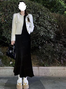 配大衣黑色e针织打底连衣裙女秋冬长款气质收腰内搭V领毛衣鱼尾裙