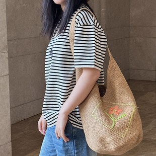 手工草编包水桶包女士刺绣小花朵黑色米色柔软不扎沙滩包单肩包