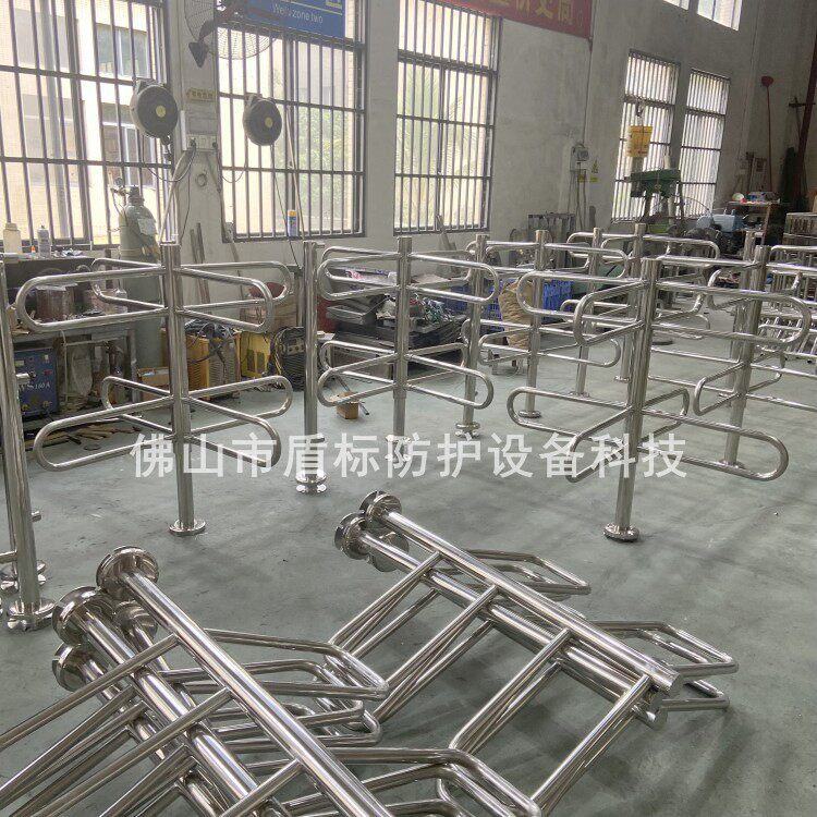 超市入口护栏式单向通道闸栅栏杆旋转通道门禁立式单限旋转闸机