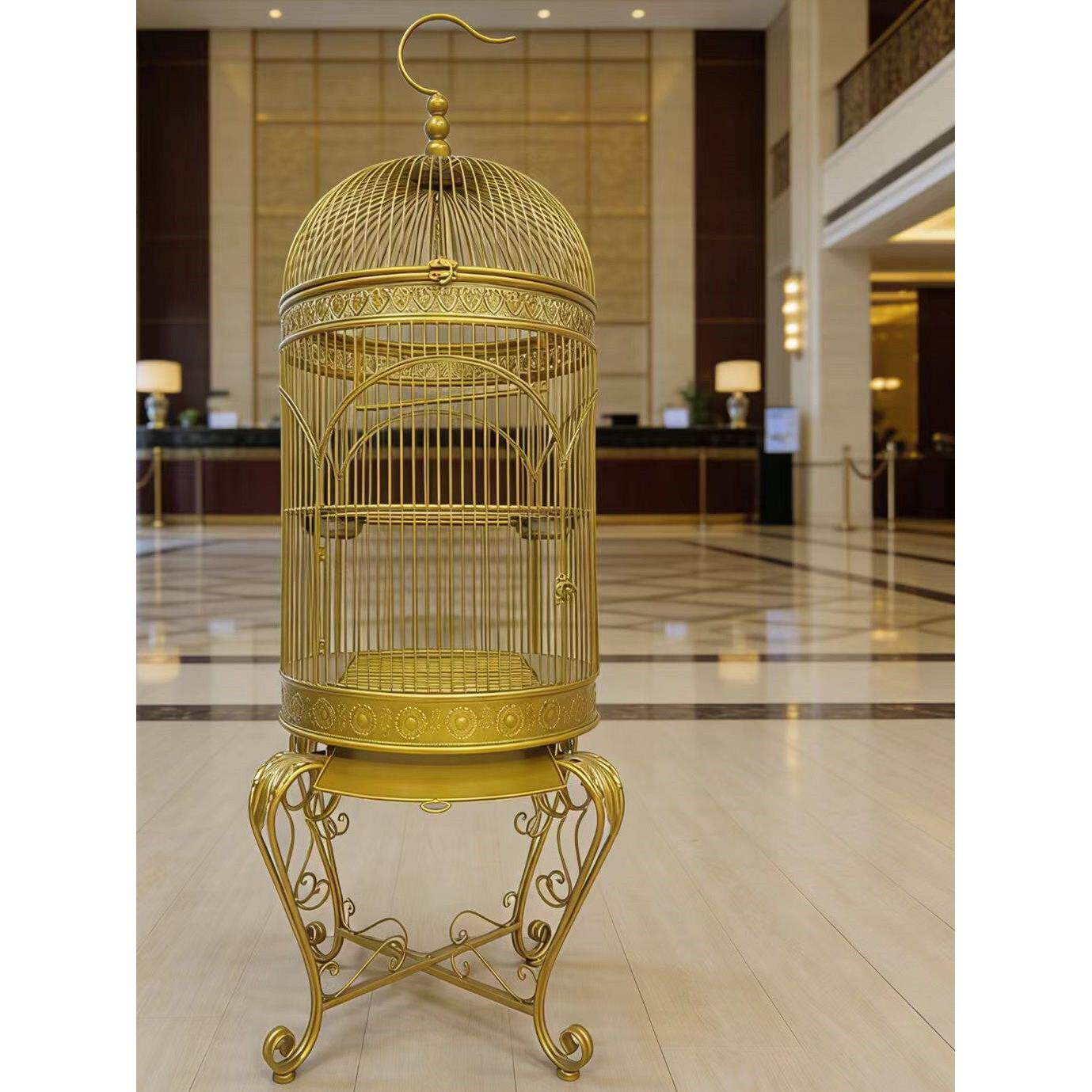 金色铁艺鸟笼带底座欧式鹦鹉鸟笼八哥鹦鹉鸟笼户外大鸟笼装饰摆件