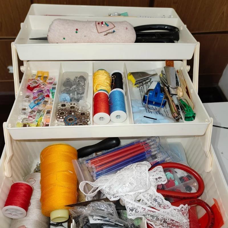 缝纫工具收纳箱生手提颜料收纳盒大容量带分隔三层文具彩绘收纳箱